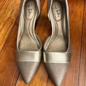 Kitten heels worn once